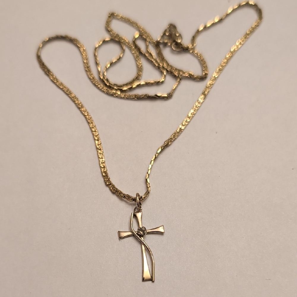Vintage Gold Plated Cross Pendant Necklace